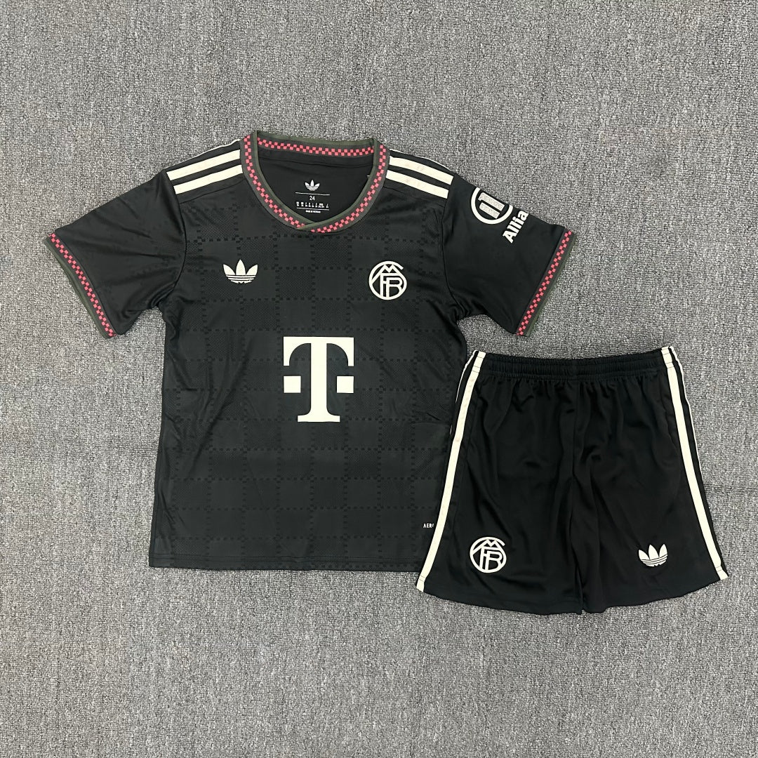 25/26 Ensemble Enfant  Bayern Munich  Extérieur