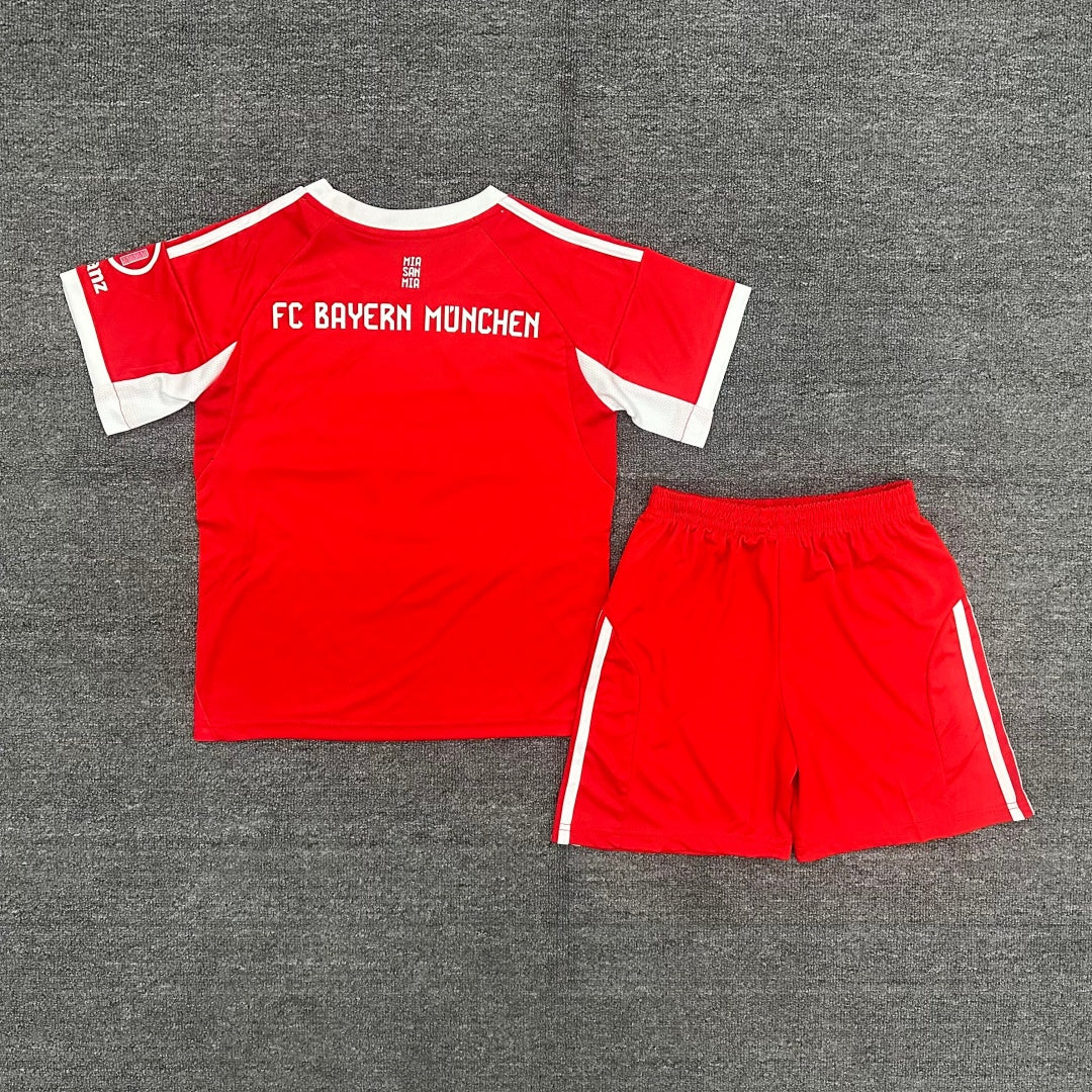 25/26 Ensemble Enfant  Bayern Munich  Domicile