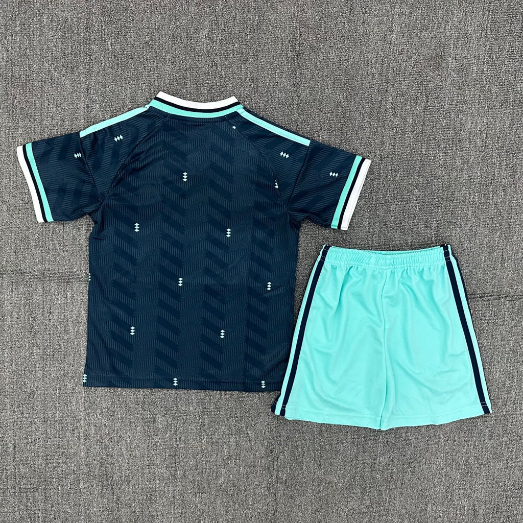 25/26 Ensemble Enfant   Allemagne Extérieur